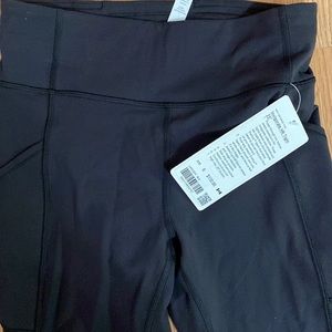 Lululemon invigorate HR tight 25”. NWT. Never worn. Black.